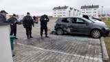 Komorniki: Bomba wybuchła pod autem [OPIS ZDJĘCIA FILM]