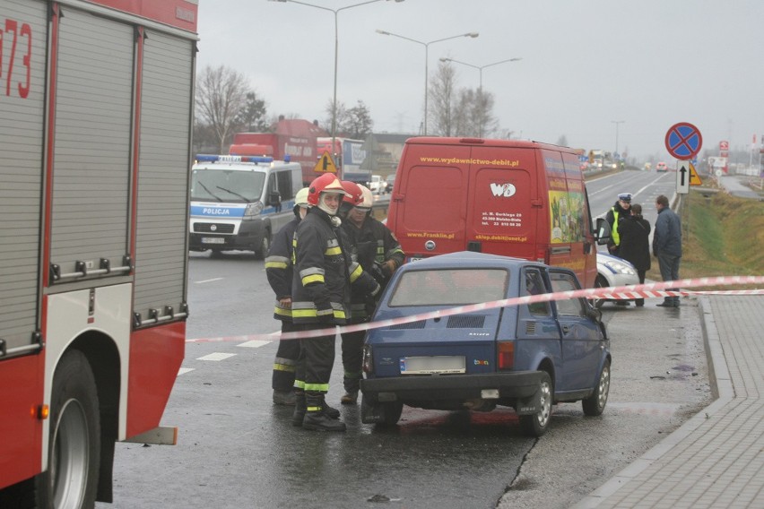 W Głuchowie zginęła kobieta prowadząca "malucha".