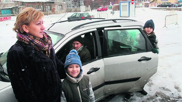 Najczęściej zostawiamy auto właśnie przy Hallera - mówią Sylwia i Zbigniew Pankowie