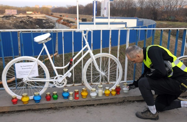 Ghost bike: Lubelscy rowerzyści uczcili pamięć rowerzystki