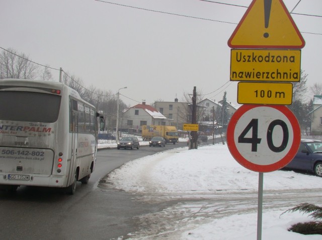 Takie znaki drogowe stawiają przy ulicach urzędnicy starosty