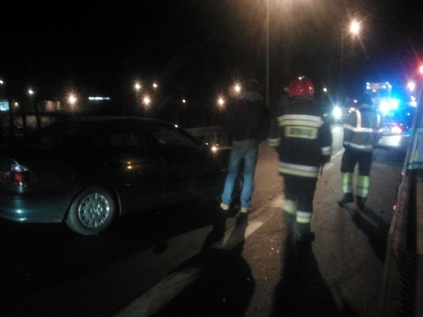 Zderzenie dwóch aut na A4 przy zjeździe na Kąty Wrocławskie