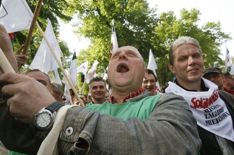 We wtorek związkowcy protestowali przed siedzibą Polskiej...