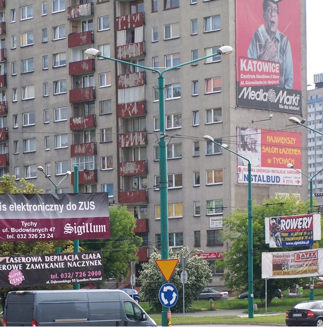 Blok przy Rondzie Lwowskim w 2009 r.