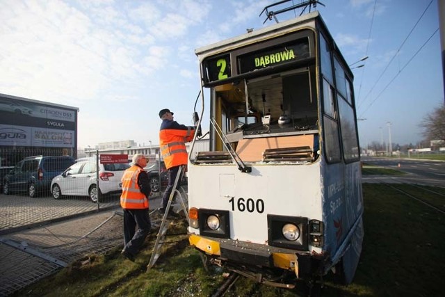 Wypadek na Limanowskiego. Tramwaj zderzył się z fiatem ducato