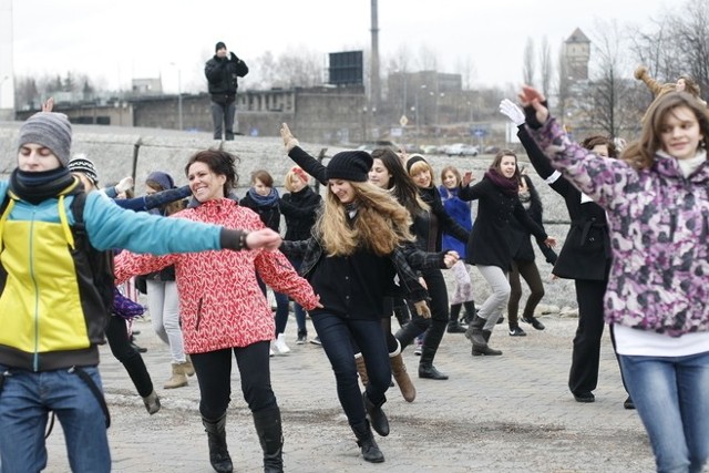 Taneczny flashmob w KatowicachZOBACZ ZDJĘCIA