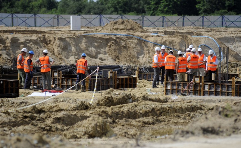 Wrocław: Na Maślicach zaczęli lać beton pod trybuny stadionu. ZDJĘCIA