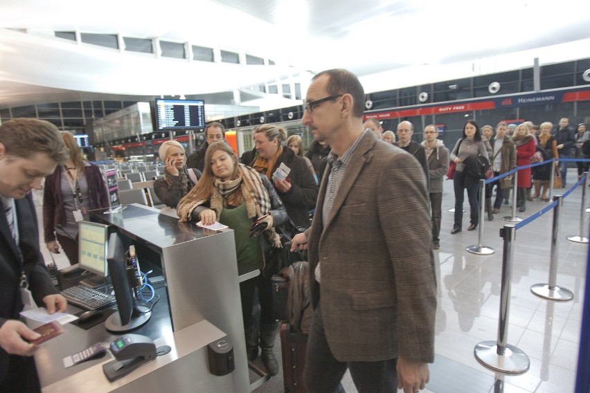 Wrocław: Nowy terminal lotniska już działa (ZDJĘCIA, FILM)