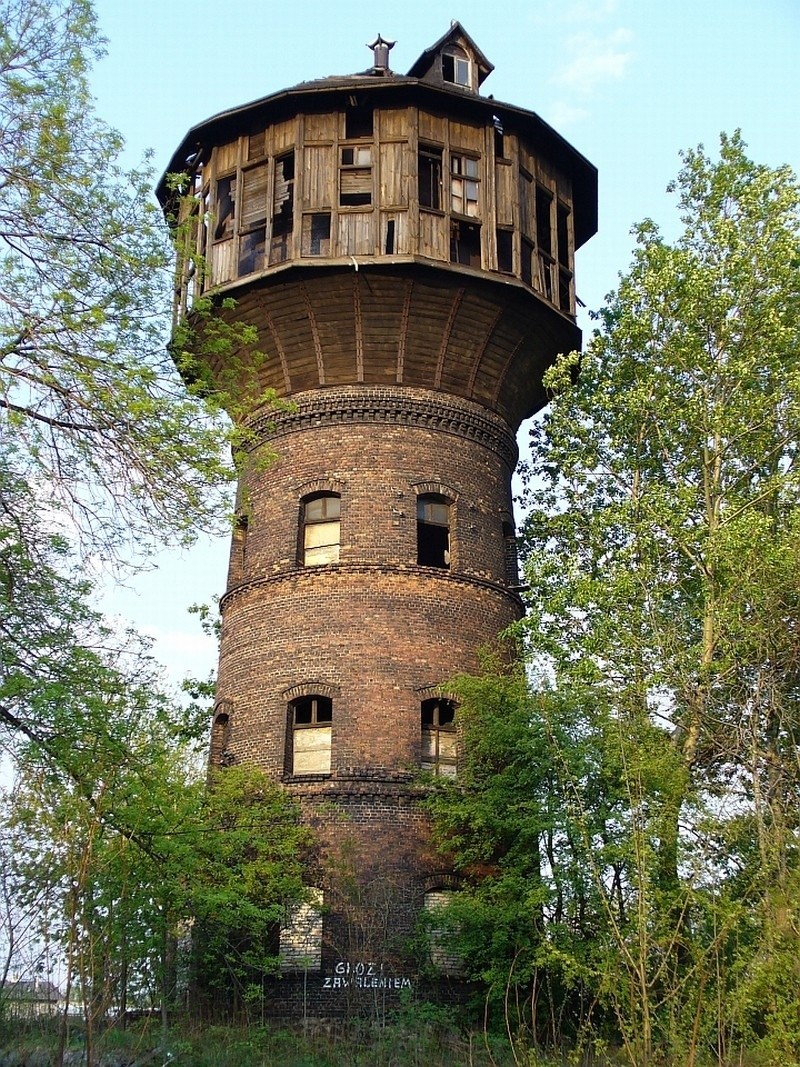 Kawiarnia, mieszkania, pub, czyli drugie życie wież ciśnień [ZDJĘCIA]