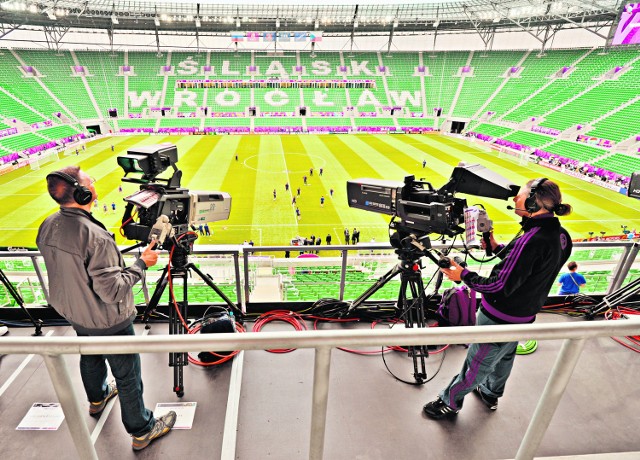 Stadion Miejski we WrocławiuPomieści 41.609 kibiców. Kosztował 747 mln zł. Rozegrano na nim 3 mecze fazy grupowej. Na stadionie po Euro grać będzie mistrz Polski Śląsk Wrocław. 7 lipca natomiast odbędzie się koncert "Rock in Wrocław". Zagrają m.in. IRA oraz Queen z Adamem Lambertem.