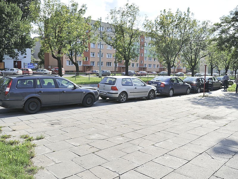 Sześć samochodów zderzyło się na Dąbrowskiego w Łodzi