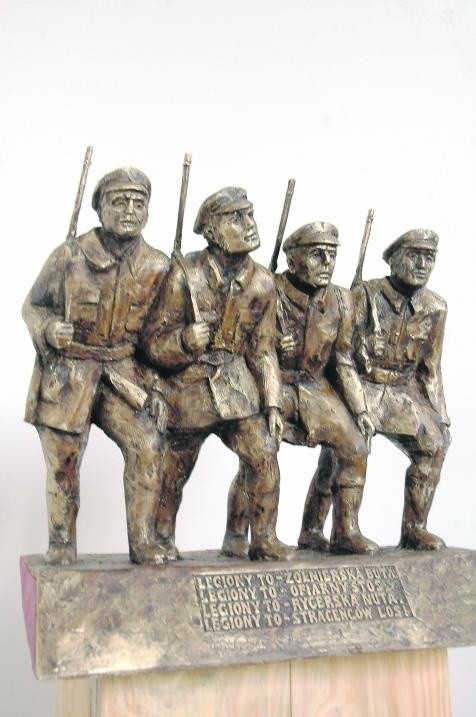 Legioniści, jeden element pomnika Józefa Piłsudskiego