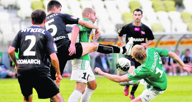 Fragment meczu otwierającego PGE Arenę w Gdańsku, w którym Lechia zmierzyła się z Cracovią