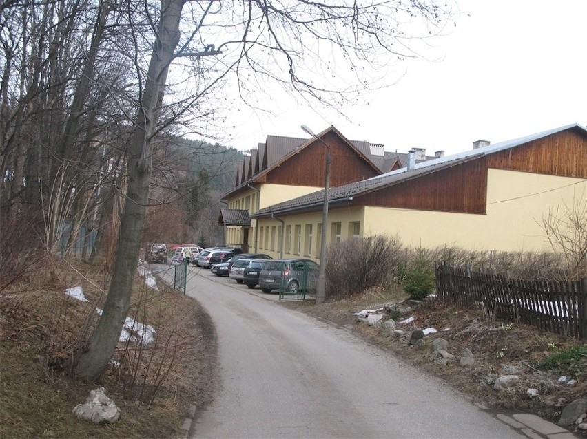 Zakopane: szkoła na Skibówkach czeka na bezpieczny dojazd