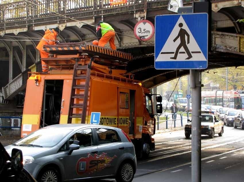 Gdańsk: Kolejna awaria trakcji. Nie jeździły tramwaje na odcinku Zaspa - Kliniczna (ZDJĘCIA)