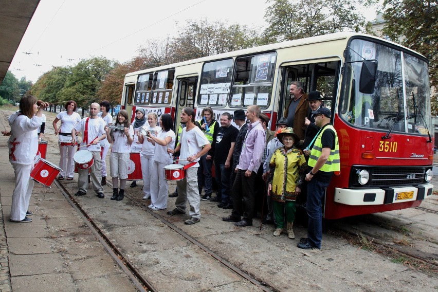 Ikarus kipiący brazylijską sambą [ZDJĘCIA]