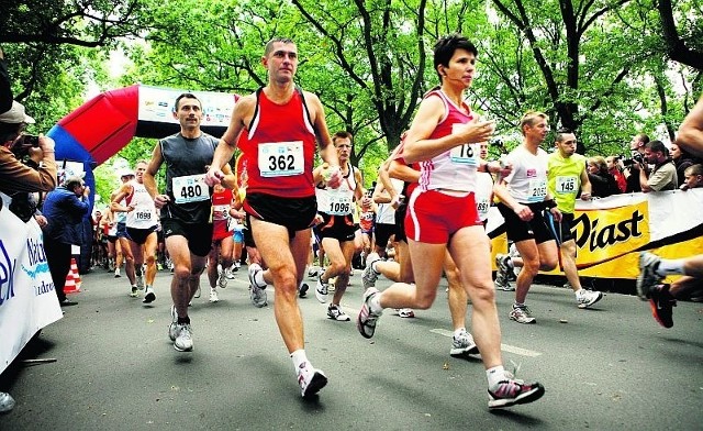 W 2009 roku maraton we Wrocławiu ukończyły 1733 osoby
