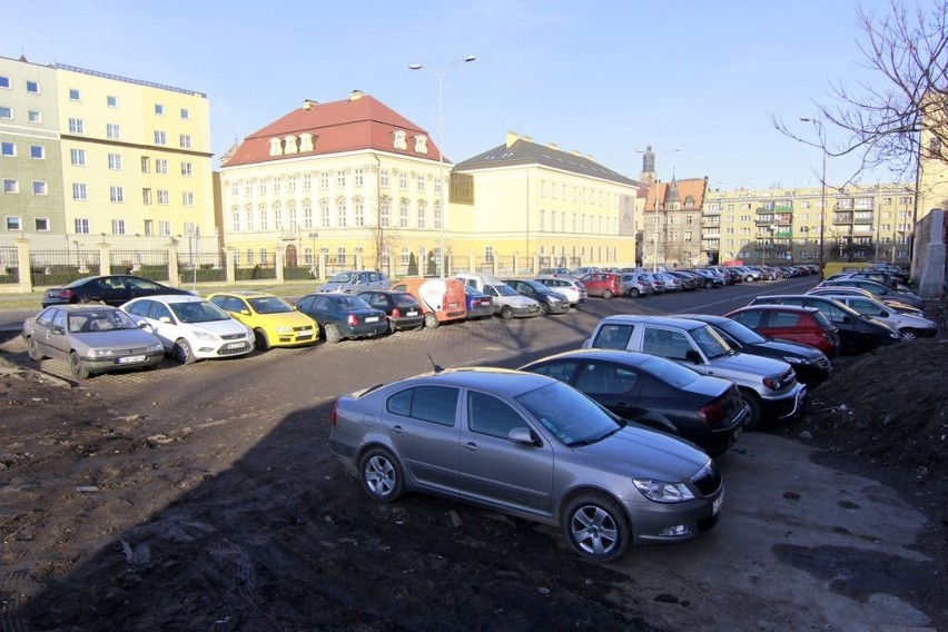 Wrocław: Kierowcy mają nowy, darmowy parking w samym centrum miasta (ZDJĘCIA)