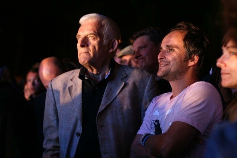 Jerzy Buzek i Artur Rojek na Off Festiwalu