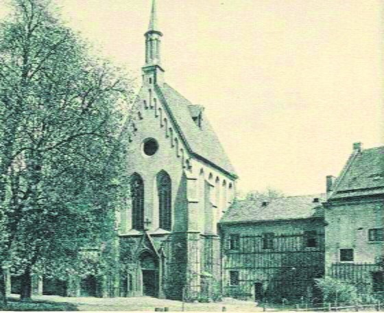 Kaplica przetrwała wojnę, w ruinę popadła w czasach PRL