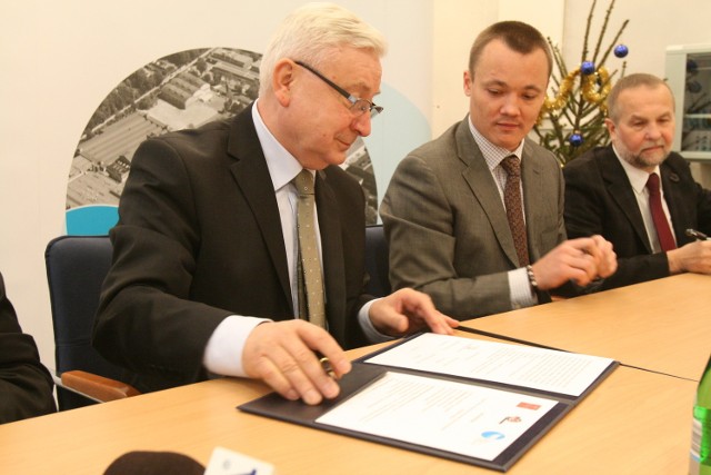 15 tysięcy złotych na Fundusz Stypendialny w ramach Fundacji Politechniki Łódzkiej przekaże w 2012 roku Łódzka Specjalna Strefa Ekonomiczna.