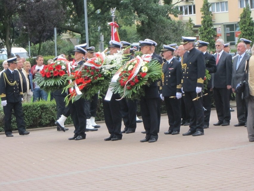 Święto Wojska Polskiego na Pomorzu: Salwy honorowe i składanie kwiatów ZDJĘCIA