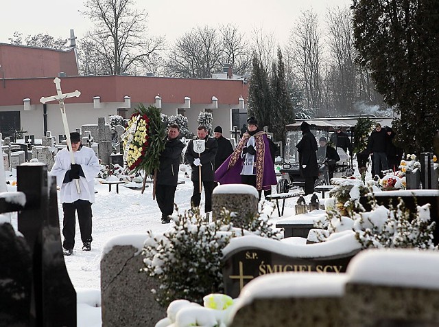 w czwartek 16 lutego odbył się pogrzeb zamordowanego przez ojca 12-letniego Mateusza.