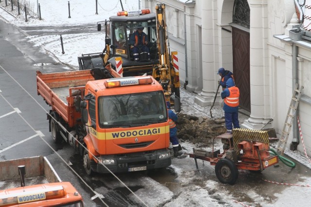 Usuwaniem awarii wodociągowych zajmują się wyspecjalizowane ekipy