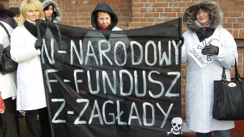 Protest pod siedzibą NFZ w Łodzi [ZDJĘCIA]