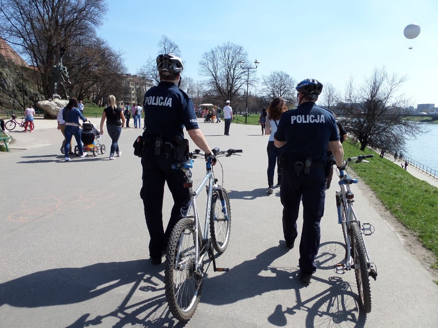 Kraków: policyjne patrole rowerowe
