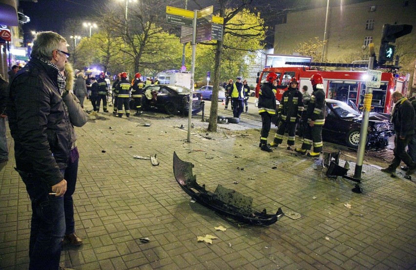 Poznań: Groźny wypadek na ulicy 27 Grudnia [ZDJĘCIA]
