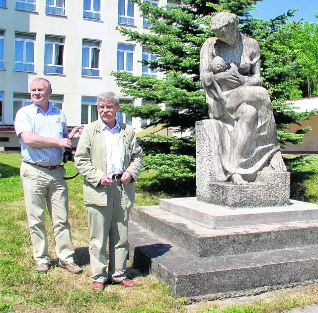 Dyrektor DPS "Leśny"  Waldemar Dowgiert i Marian Kwapiński