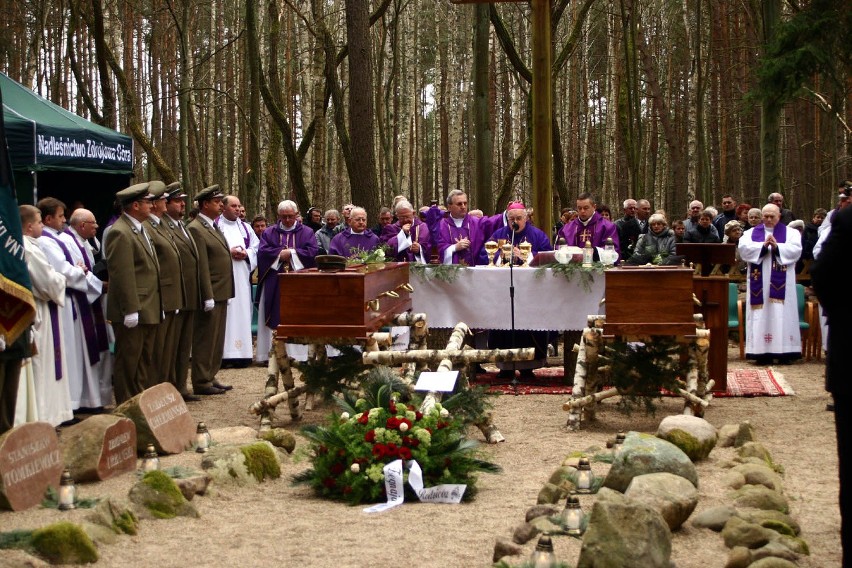 Zamordowanego leśniczego i jego żonę - Zdzisława i...