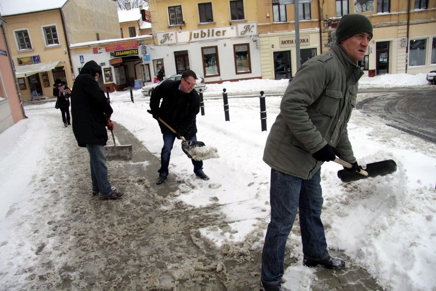 Lublin: Radny Nowak odśnieżał ul. Bajkowskiego