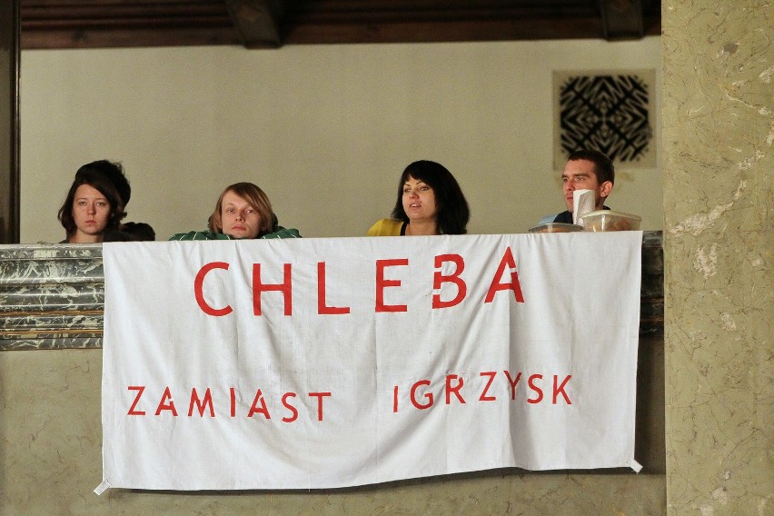 Kraków chce &quot;Chleba zamiast igrzysk&quot; [ZDJĘCIA]