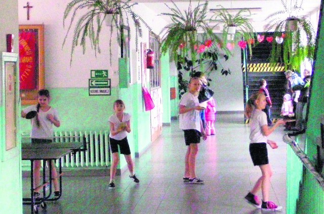 Uczniowie Szkoły Podstawowej nr 3 prawdopodobnie będą mogli niebawem lekcje wf odbywać nie na korytarzu, lecz ponownie w sali gimnastycznej