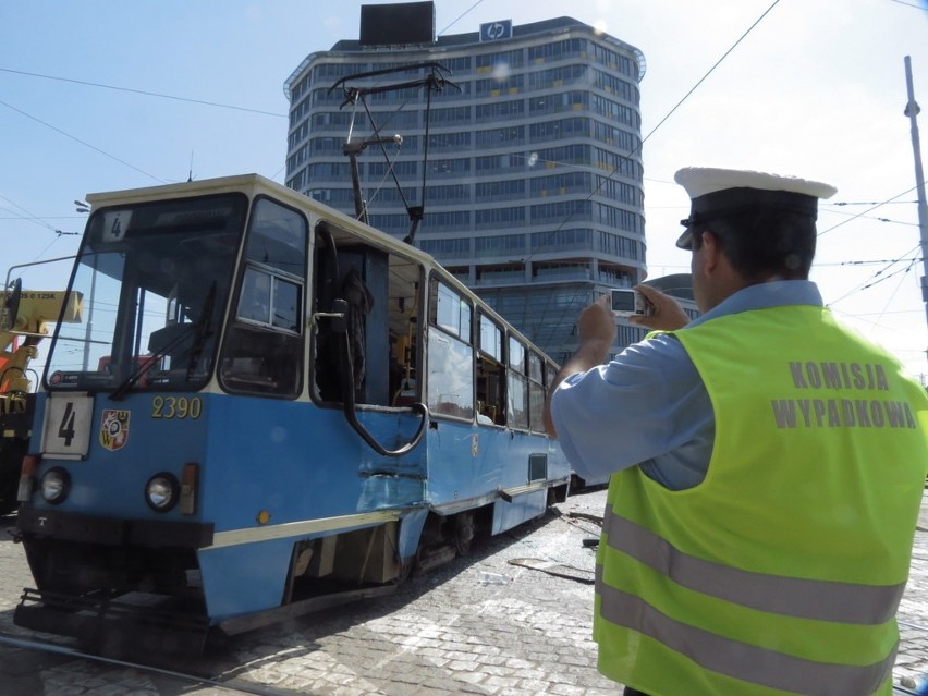 Zderzenie autobusu MPK z tramwajem na Grunwaldzkim