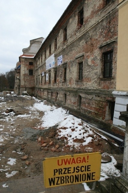 Sanktuarium i opactwo w Rudach. Górnośląski &quot;feniks z popiołów&quot; [STARE I NOWE ZDJĘCIA]