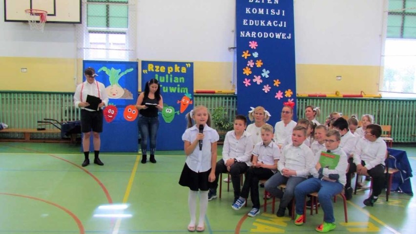 Dzień Nauczyciela w Szkole Podstawowej nr 2 w Malborku. "Rzepka" uczniów i rodziców