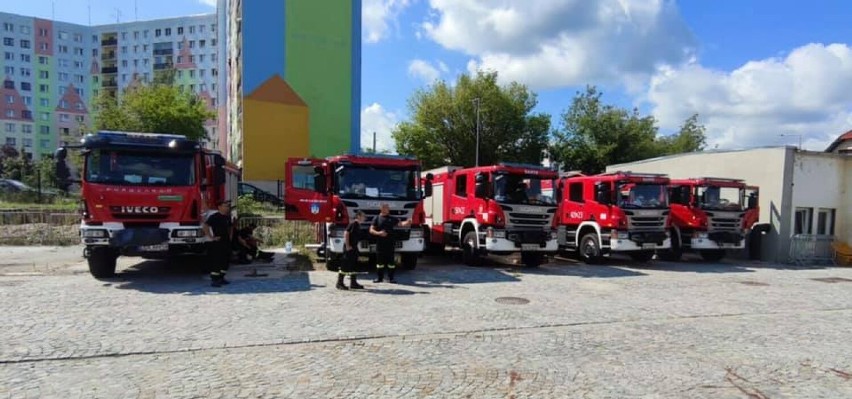 Strażacy z Legnicy wyjechali do Grecji. Będą pomagać w walce z pożarami