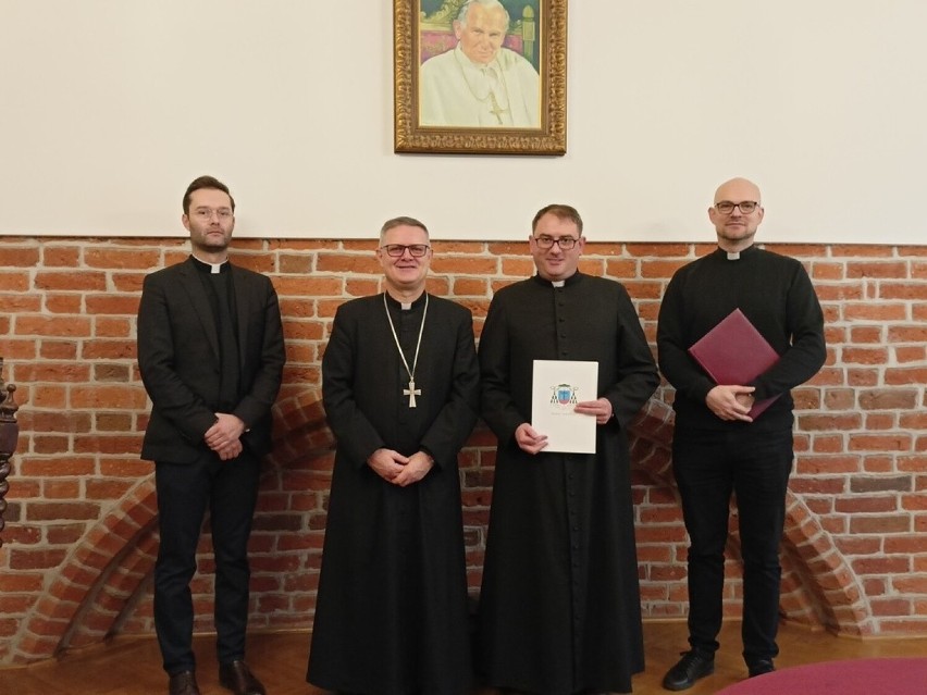 Proboszczem nowej parafii biskup Wiesław Śmigiel mianował...