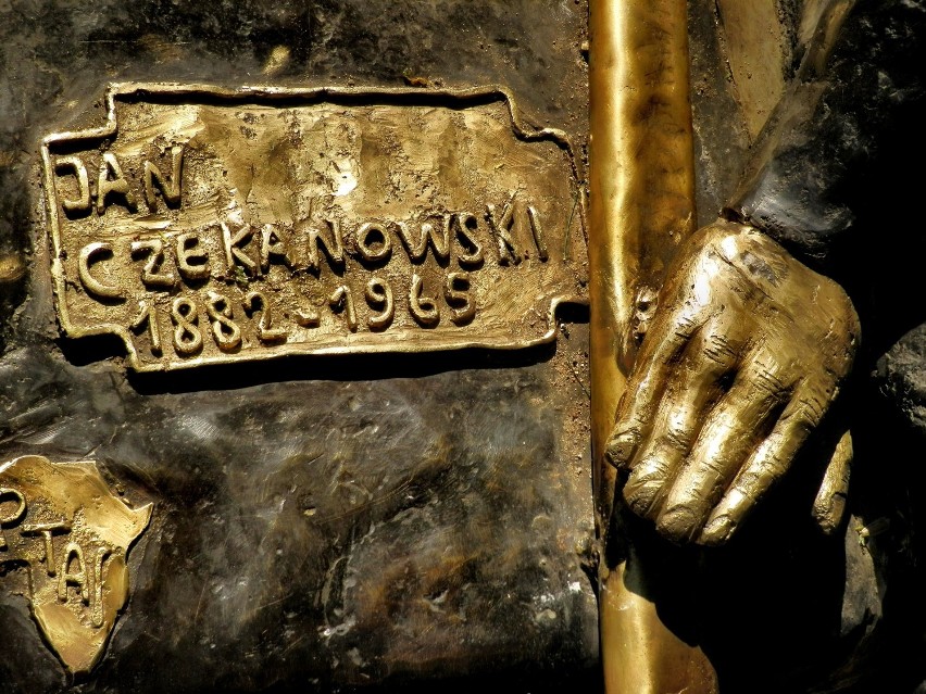Pomnik profesora Jana Czekanowskiego w parku Władysława Andersa