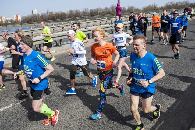 W niedzielę, 26 marca, odbędzie się 12. edycja PZU Półmaratonu Warszawskiego. Z trasą liczącą 21 kilometrów zmierzy się 13 tysięcy zawodników. Start i meta zmagań znajdować się będzie na ul. Senatorskiej w pobliżu Teatru Wielkiego. Biegacze pojawią się w Śródmieściu, na Mokotowie i na Pradze-Północ. 

Organizatorzy przygotowali atrakcje również dla kibiców. Na trasie znajdą się 23 punkty, w których będzie można dopingować zawodników. W tych strefach pojawią się również cheerleaderki, zespoły muzyczne oraz przedstawiciele partnerów półmaratonu.