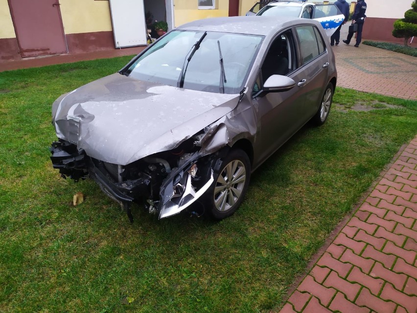 Wypadek w Krępie. Pijany kierowca wjechał w kapliczkę