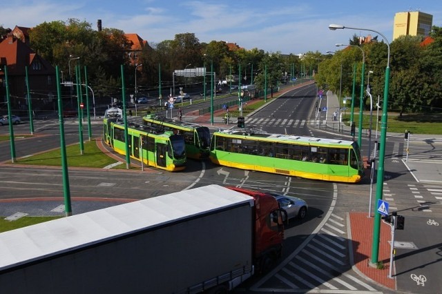 Kierowcy muszą się uzbroić w cierpliwość przejeżdżając przez rondo Jana Nowaka - Jeziorańskiego.