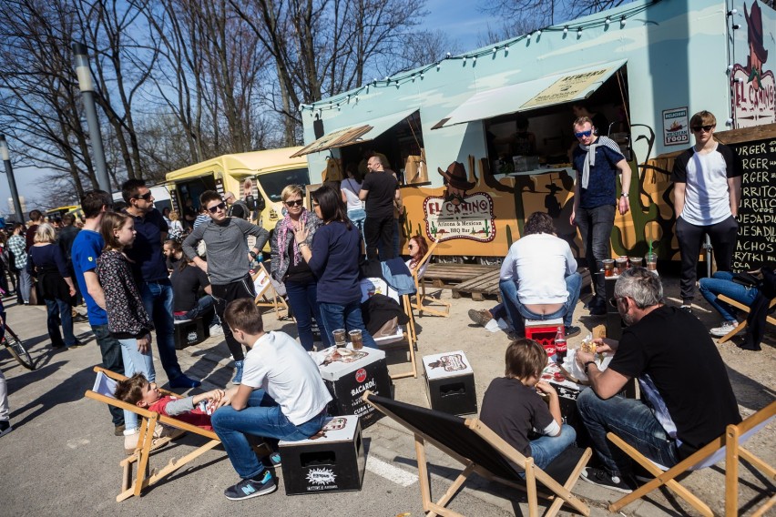 Wakacyjne Żarcie na kółkach. 100 Food Trucków ponownie pojawią się pod PGE Narodowym