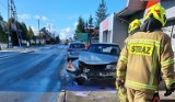 Wypadek w Unisławiu. Volkswagenem wjechała w sklep zoologiczno-wędkarski. Zdjęcia