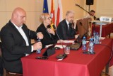 W Żaganiu po raz drugi zebrała się nowa Rada Miasta. Radni ustalili pensję burmistrza i swoje diety!