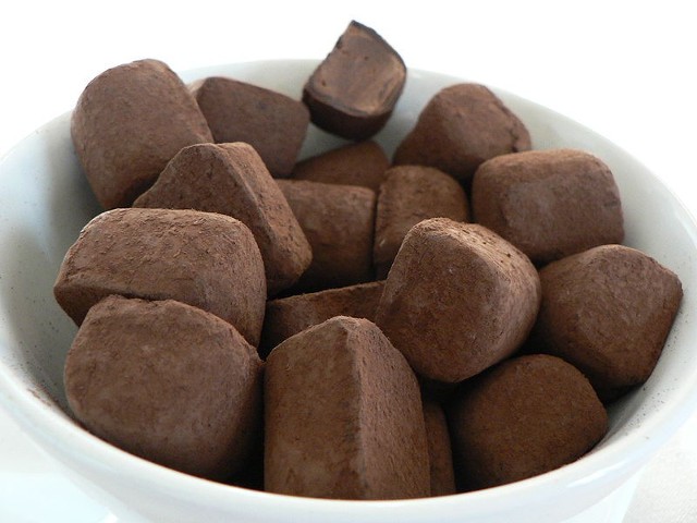 Źródło: http://commons.wikimedia.org/wiki/File:Chocoladetruffels_Lindt.JPG