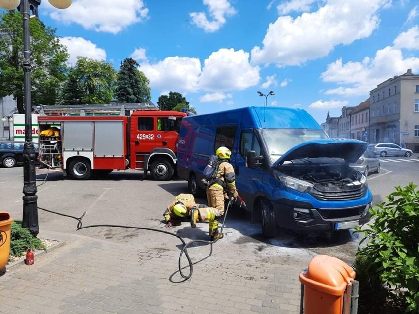 Pożar auta w centrum Witkowa. Interweniowała straż